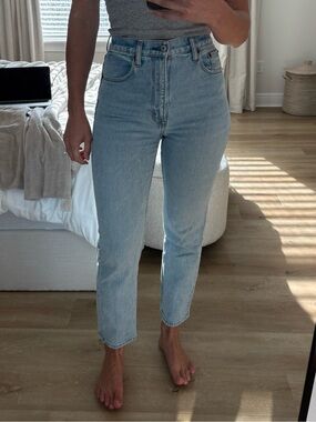 Abercrombie & Fitch Light Wash The Ankle Straight High Rise 25/0